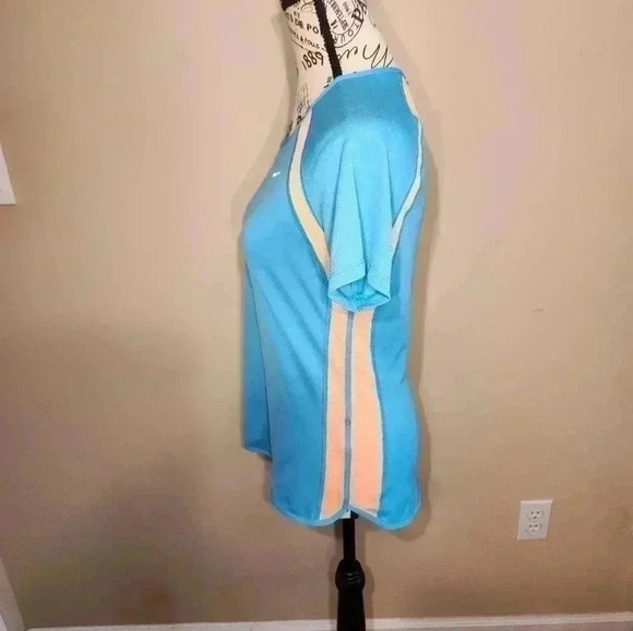 Nike dry fit shirt, size M - Picture 4 of 8